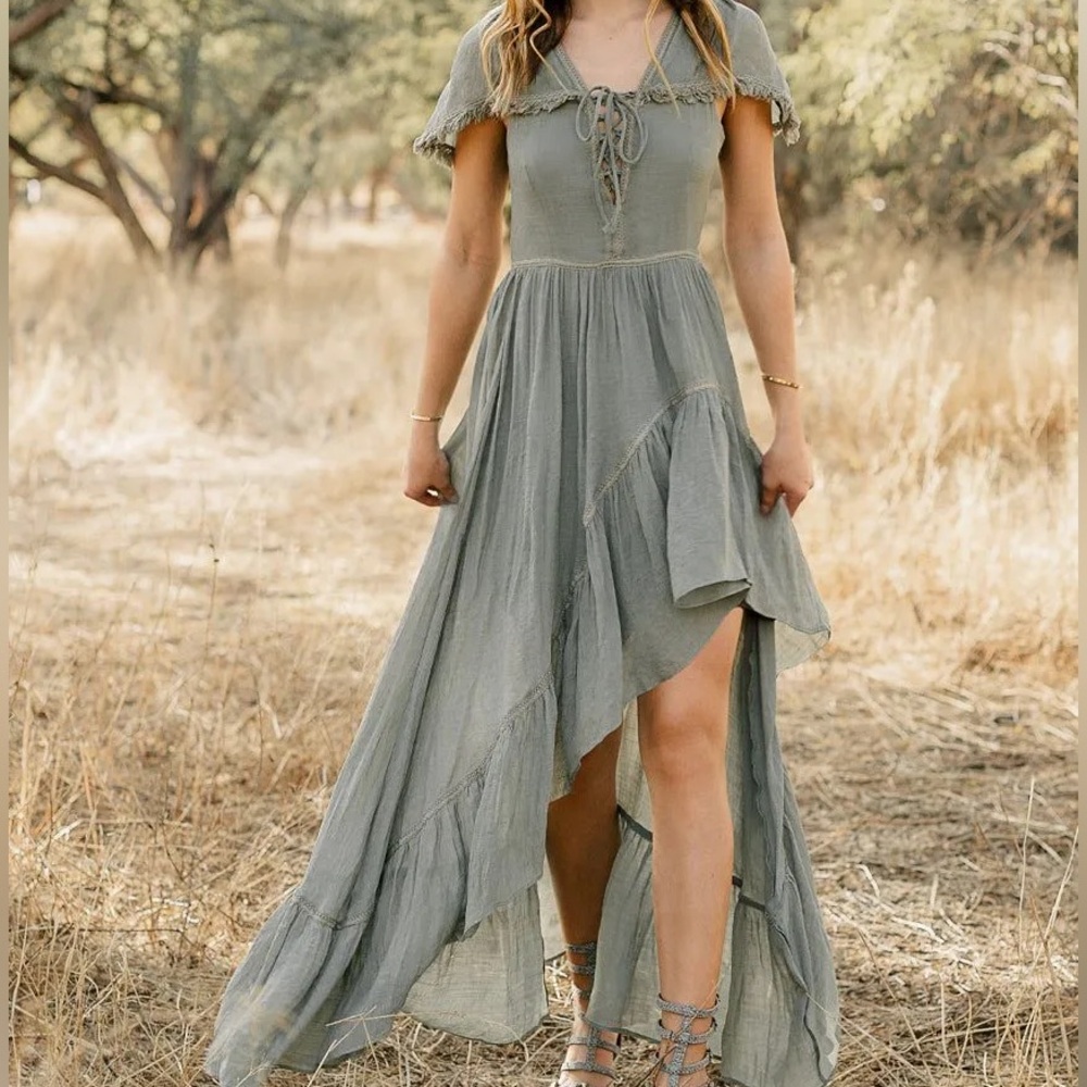 NWOT Joyfolie Irina Maxi Dress in Neutral Green Size Small